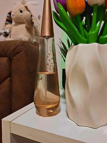 Issey Miyake L'Eau d'Issey Pure – 90 ml (oko 50 ml preostalo) na lalafo.rs Issey Miyake L'Eau d'Issey Pure – 90 ml (oko 50 ml preostalo)