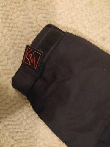 Prodajem Legea zimsku sportsku jaknu, originalnu, izuzetno tamno na lalafo.rs — 4 Prodajem Legea zimsku sportsku jaknu, originalnu, izuzetno tamno — 4