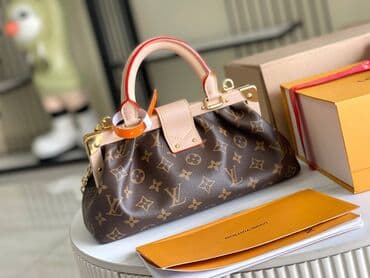 Louis Vuitton, Materijal: Koža na lalafo.rs Louis Vuitton, Materijal: Koža