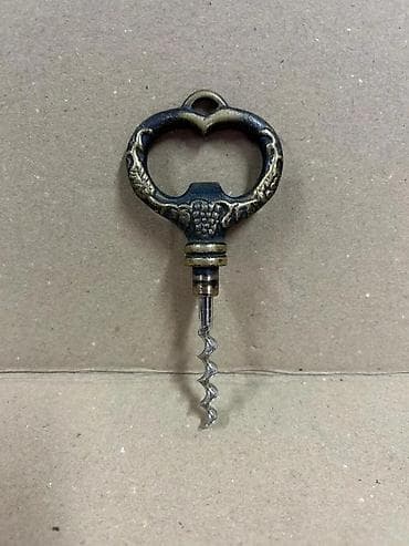 Ručni vadičep sa dekorativnom drškom - Materijal: metalno telo sa na lalafo.rs Ručni vadičep sa dekorativnom drškom - Materijal: metalno telo sa