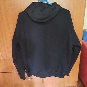 Crni duks,veličina M,korišćen,očuvan na lalafo.rs — 2 Crni duks,veličina M,korišćen,očuvan — 2