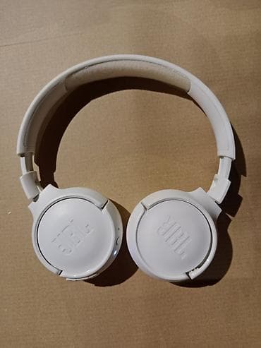 JBL bežične over‑ear slušalice sa mikrofonom – bela boja Ključne na lalafo.rs — 2 JBL bežične over‑ear slušalice sa mikrofonom – bela boja Ključne — 2