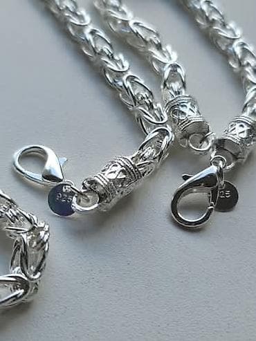 Jewellery sets: Ogrlica+narukvica
Cena:2000din at lalafo.rs — 5 Jewellery sets: Ogrlica+narukvica
Cena:2000din — 5