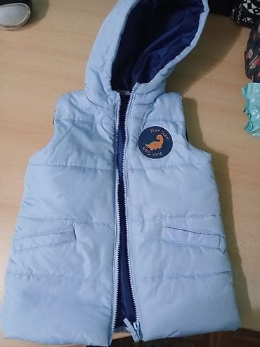 Dečiji prsluk bez rukava sa kapuljačom. - Boja: svetloplava spolja na lalafo.rs Dečiji prsluk bez rukava sa kapuljačom. - Boja: svetloplava spolja