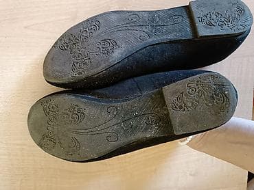 Elegantne crne baletanke sa ukrasnim kamenčićima na prednjoj strani na lalafo.rs — 4 Elegantne crne baletanke sa ukrasnim kamenčićima na prednjoj strani — 4