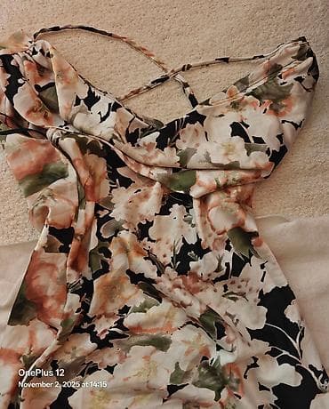 Women's Clothing: Boohoo nova haljina.
Odg za 36 at lalafo.rs — 8 Women's Clothing: Boohoo nova haljina.
Odg za 36 — 8
