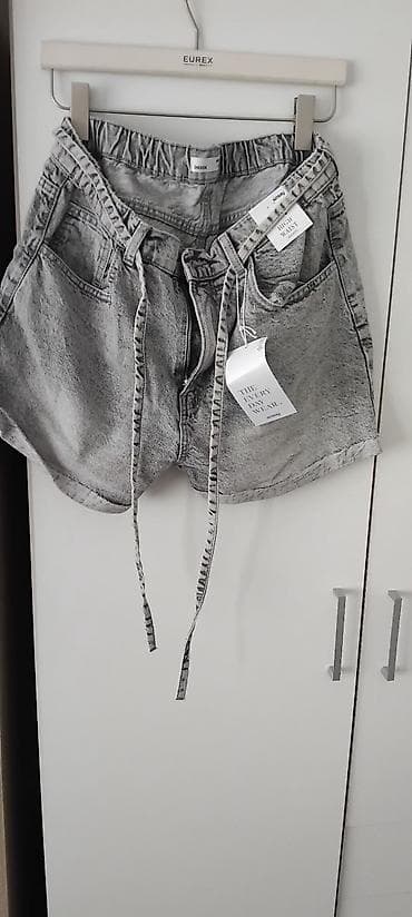 Sinsay sorts nov, velicina 44 at lalafo.rs — 1 Sinsay sorts nov, velicina 44 — 1