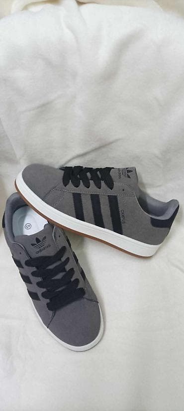 Campus
Cena 3600din
Vel 41-45 na lalafo.rs — 3 Campus
Cena 3600din
Vel 41-45 — 3