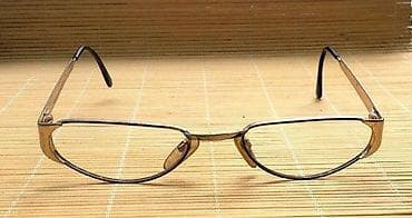 Vintage crno - \"zlatni\"" dioptrijski ram za naočare. Solidno očuvan na lalafo.rs — 5 Vintage crno - \"zlatni\"" dioptrijski ram za naočare. Solidno očuvan — 5