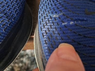 Nike patike vel 40 sa malim oštećenjima vidljivi na slikama na lalafo.rs — 3 Nike patike vel 40 sa malim oštećenjima vidljivi na slikama — 3