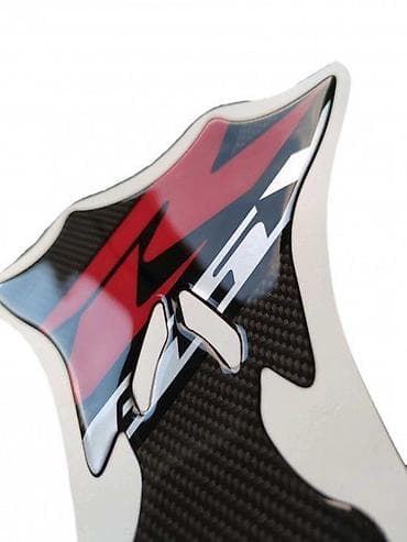 Transport: Suzuki gsxr carbon - tank pad - 602 📌 opis: samolepljivi protektor za at lalafo.rs — 4 Transport: Suzuki gsxr carbon - tank pad - 602 📌 opis: samolepljivi protektor za — 4