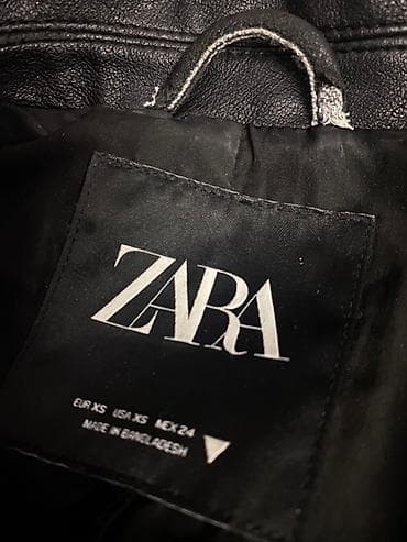 ZARA ženska kratka bajkerska jakna od eko kože - Brend: ZARA - Model na lalafo.rs — 1 ZARA ženska kratka bajkerska jakna od eko kože - Brend: ZARA - Model — 1