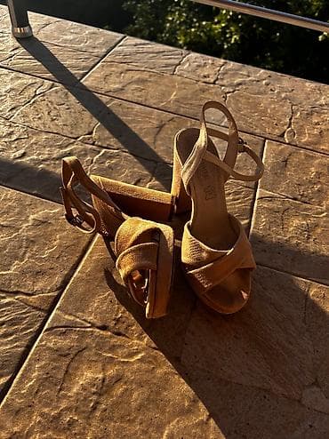 Očuvane sandale 38 na lalafo.rs — 3 Očuvane sandale 38 — 3