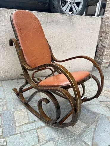 Stilske stolice: Stilska Thonet stolica za ljuljanje 🪑 Ikoničan dizajn ✨ Odlično na lalafo.rs — 2 Stilske stolice: Stilska Thonet stolica za ljuljanje 🪑 Ikoničan dizajn ✨ Odlično — 2