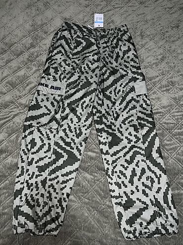 NIKE Air Woven Cargo All-over Print Pant vel. S, M NOVO
HQ9468 320 na lalafo.rs — 7 NIKE Air Woven Cargo All-over Print Pant vel. S, M NOVO
HQ9468 320 — 7
