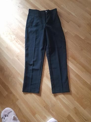 Sinsay elegantne pantalone – crne, veličina M - Kroj: ravan nogavica na lalafo.rs Sinsay elegantne pantalone – crne, veličina M - Kroj: ravan nogavica