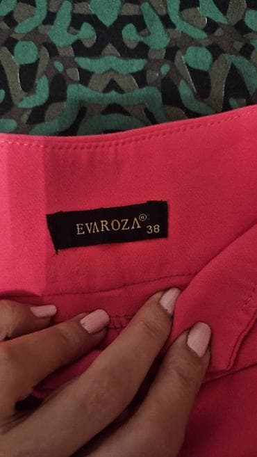Roze pantalone visokog struka. Kopčaju se bočno. Bez mane na lalafo.rs — 3 Roze pantalone visokog struka. Kopčaju se bočno. Bez mane — 3