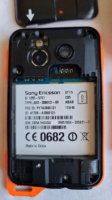 Sony Ericsson Xperia – original zadnji poklopac/kućište - Originalni na lalafo.rs — 8 Sony Ericsson Xperia – original zadnji poklopac/kućište - Originalni — 8