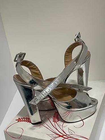 Srebrna sandala, sa debelom stiklom, vel 38-39 na lalafo.rs — 1 Srebrna sandala, sa debelom stiklom, vel 38-39 — 1