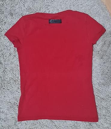 Crvena HUGO ženska majica kratkih rukava - Brend: HUGO - Model na lalafo.rs — 4 Crvena HUGO ženska majica kratkih rukava - Brend: HUGO - Model — 4