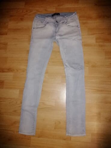 Svetloplave ženske farmerke marke Clockhouse, model Super Skinny na lalafo.rs Svetloplave ženske farmerke marke Clockhouse, model Super Skinny