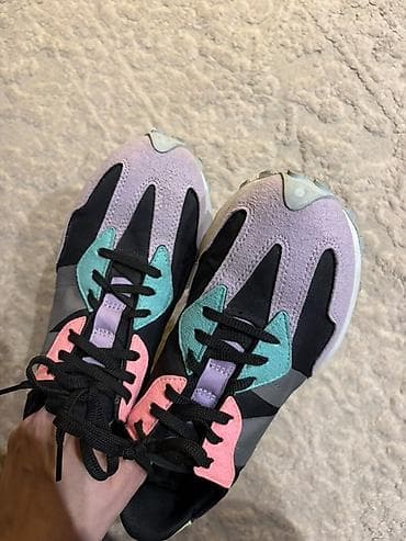 New Balance patike – model sa višebojnim gornjištem - Gornjište na lalafo.rs — 2 New Balance patike – model sa višebojnim gornjištem - Gornjište — 2