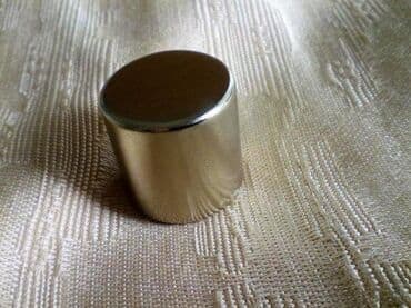 Hammers: Cena magneta je po komadu i u milimetrima. Magneti kod mene su samo at lalafo.rs — 4 Hammers: Cena magneta je po komadu i u milimetrima. Magneti kod mene su samo — 4