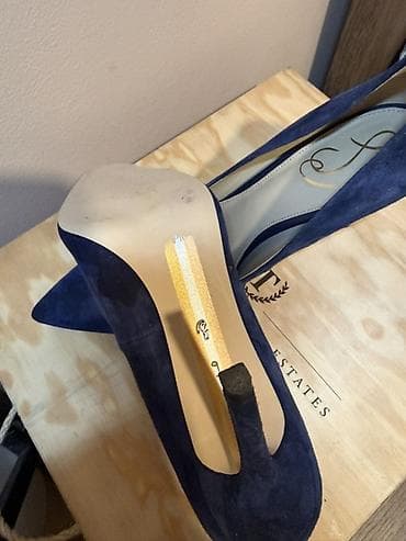 Elegantne ženske salonke – tamnoplave, od prevrnute kože (velur) - na lalafo.rs — 2 Elegantne ženske salonke – tamnoplave, od prevrnute kože (velur) - — 2