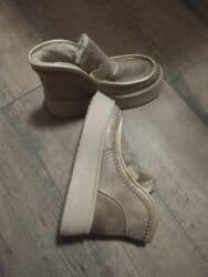 Čizme, 39 na lalafo.rs Čizme, 39