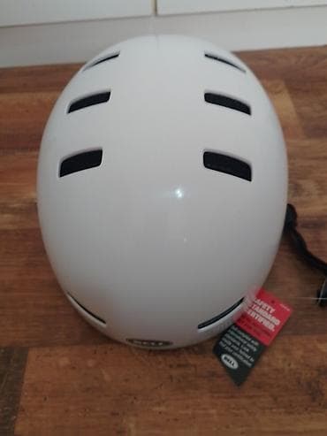 Oprema za bicikliste: BELL zaštitna kaciga za bicikl/rolere/skate – bela vel S 51-55 cm - na lalafo.rs — 5 Oprema za bicikliste: BELL zaštitna kaciga za bicikl/rolere/skate – bela vel S 51-55 cm - — 5