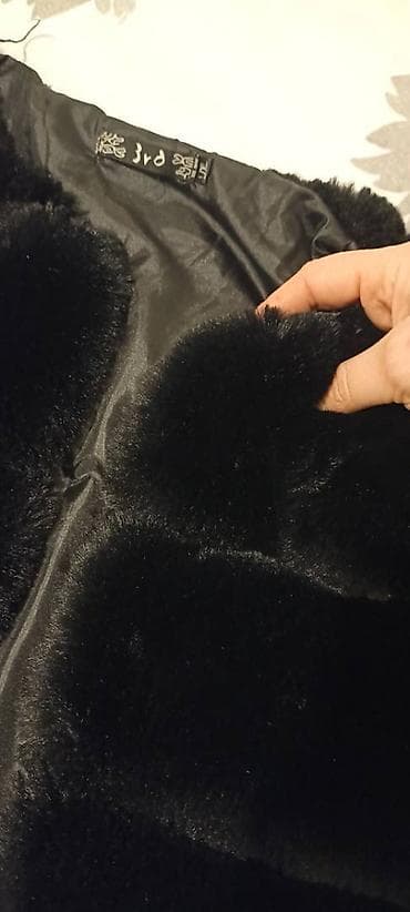 Crna raskošna ženska bunda od veštačkog krzna . Samo par puta nosena u na lalafo.rs — 5 Crna raskošna ženska bunda od veštačkog krzna . Samo par puta nosena u — 5