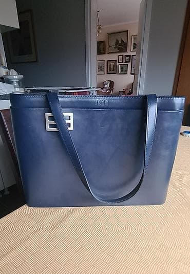 Elegantna ženska torba – mornarsko plava, malo oštećenje na kaišu at lalafo.rs — 2 Elegantna ženska torba – mornarsko plava, malo oštećenje na kaišu — 2