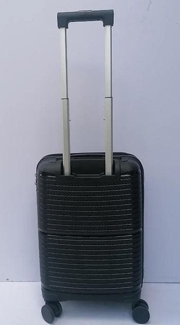 Travel suitcases and bags: Tvrdi kofer na točkiće (kabinski format) - Materijal: čvrsta at lalafo.rs — 4 Travel suitcases and bags: Tvrdi kofer na točkiće (kabinski format) - Materijal: čvrsta — 4