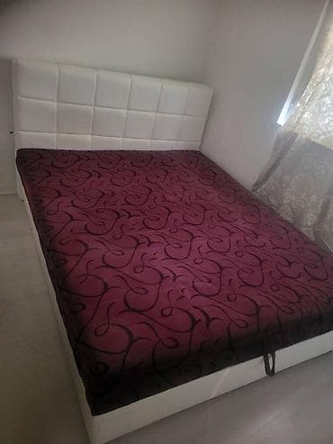 Prodajem francuski lezaj+komodu za 12 hiljade din. Samo licno na lalafo.rs Prodajem francuski lezaj+komodu za 12 hiljade din. Samo licno