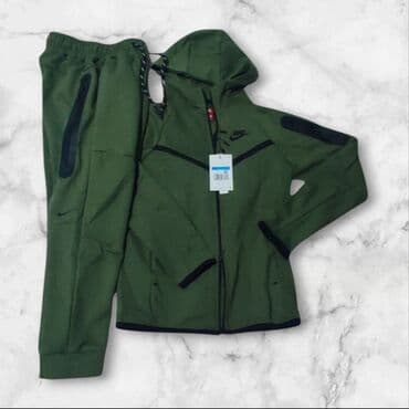 Dečija trenerka Nike, novi modeli Dupli zip na gornjem delu Džep na na lalafo.rs Dečija trenerka Nike, novi modeli Dupli zip na gornjem delu Džep na