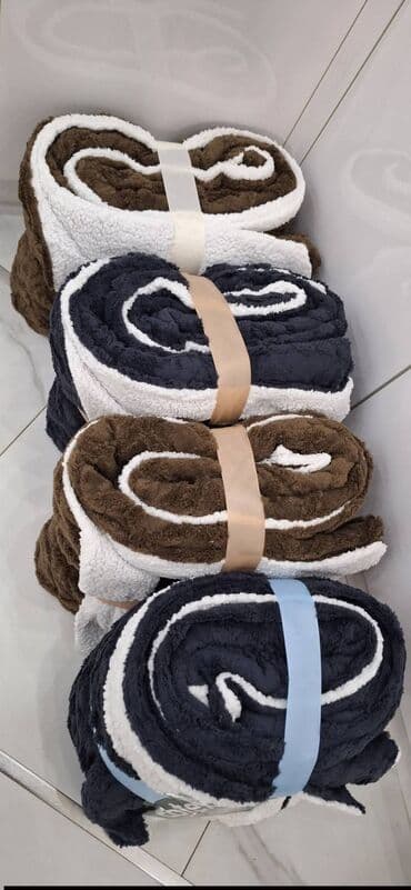 Pliš, bоја - Tamnoplava na lalafo.rs Pliš, bоја - Tamnoplava