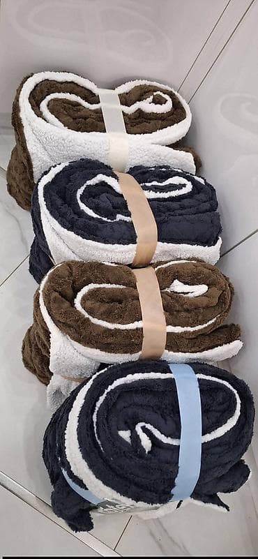 Mekano krzneno ćebe - Materijal: toplo krzno za dodatnu toplinu i na lalafo.rs — 1 Mekano krzneno ćebe - Materijal: toplo krzno za dodatnu toplinu i — 1