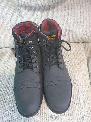 Jack I Jones Original.Kao nove.Kupljene u Nemackoj.Br 44 at lalafo.rs — 8 Jack I Jones Original.Kao nove.Kupljene u Nemackoj.Br 44 — 8