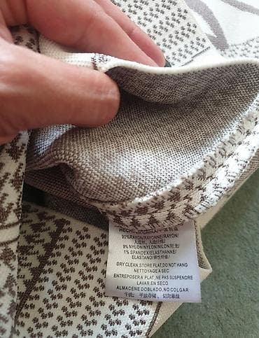 Herve Leger model. Kvalitet za 10++. Uska, uz telo, zlatne boje sa na lalafo.rs — 8 Herve Leger model. Kvalitet za 10++. Uska, uz telo, zlatne boje sa — 8