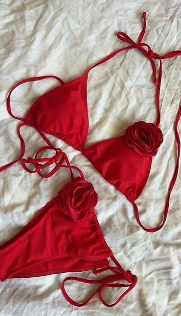 Crveni bikini sa trouglastim gornjim delom i vezivanjem oko vrata i na na lalafo.rs — 3 Crveni bikini sa trouglastim gornjim delom i vezivanjem oko vrata i na — 3