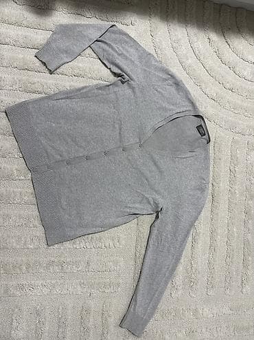 Muska jaknica “Colins”. Pamucni konac. Svetlo siva na lalafo.rs Muska jaknica “Colins”. Pamucni konac. Svetlo siva