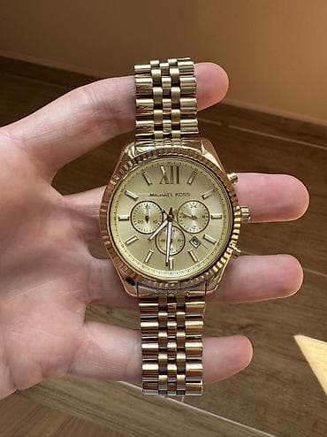 Michael Kors sat ORIGINAL Sat je korišćen ali vrlo očuvan kao što se na lalafo.rs Michael Kors sat ORIGINAL Sat je korišćen ali vrlo očuvan kao što se