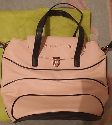 VERSACE jeans original nova torba, baš velika, model kao ranac. Moze na lalafo.rs — 10 VERSACE jeans original nova torba, baš velika, model kao ranac. Moze — 10