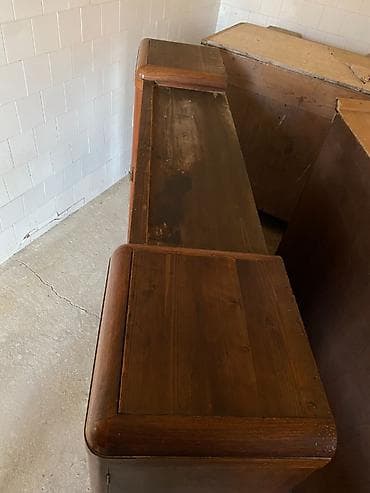 Furniture: Prodajem stilsku vitrinu od punog drveta sa detaljima od mesinga at lalafo.rs — 2 Furniture: Prodajem stilsku vitrinu od punog drveta sa detaljima od mesinga — 2