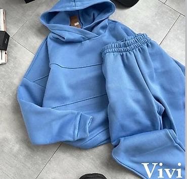 Komplet trenerka – dukserica s kapuljačom + donji deo gs - Model na lalafo.rs Komplet trenerka – dukserica s kapuljačom + donji deo gs - Model