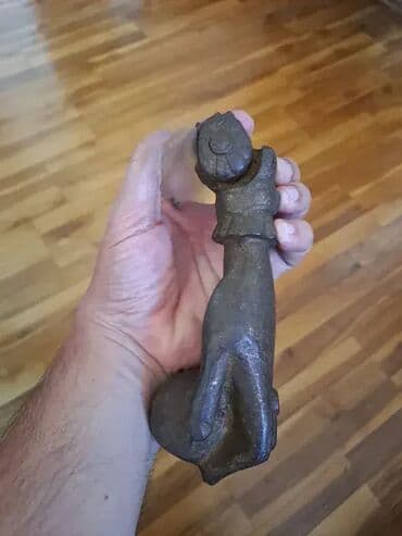 Antique Decor: Veliki, stari, livenogvozdeni zvekir za masivna drvena vrata. Predmet at lalafo.rs — 3 Antique Decor: Veliki, stari, livenogvozdeni zvekir za masivna drvena vrata. Predmet — 3