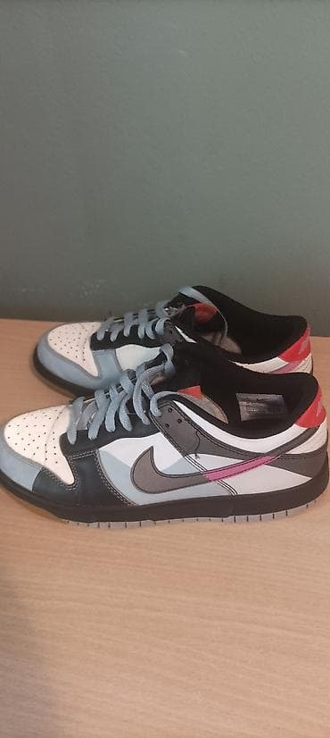 Nike patike vel 39 bez ostecenja orginal na lalafo.rs — 2 Nike patike vel 39 bez ostecenja orginal — 2