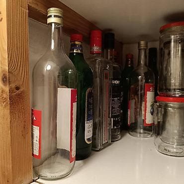 Ironing Boards: Flaše staklene zapremine 1L. U ponudi su 27 ( dvadesetsedam ) komada at lalafo.rs — 2 Ironing Boards: Flaše staklene zapremine 1L. U ponudi su 27 ( dvadesetsedam ) komada — 2