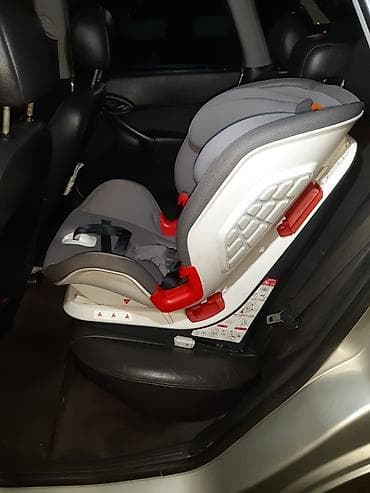 Chicco Isofix Autosedište od 9 do36 kg. U tri pozicije Autosedište je na lalafo.rs Chicco Isofix Autosedište od 9 do36 kg. U tri pozicije Autosedište je