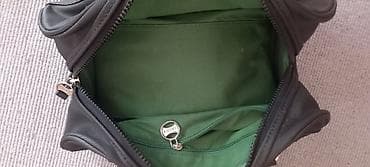 Lacoste torba – crna, kompaktna bowling/satchel forma. - Materijal at lalafo.rs — 5 Lacoste torba – crna, kompaktna bowling/satchel forma. - Materijal — 5